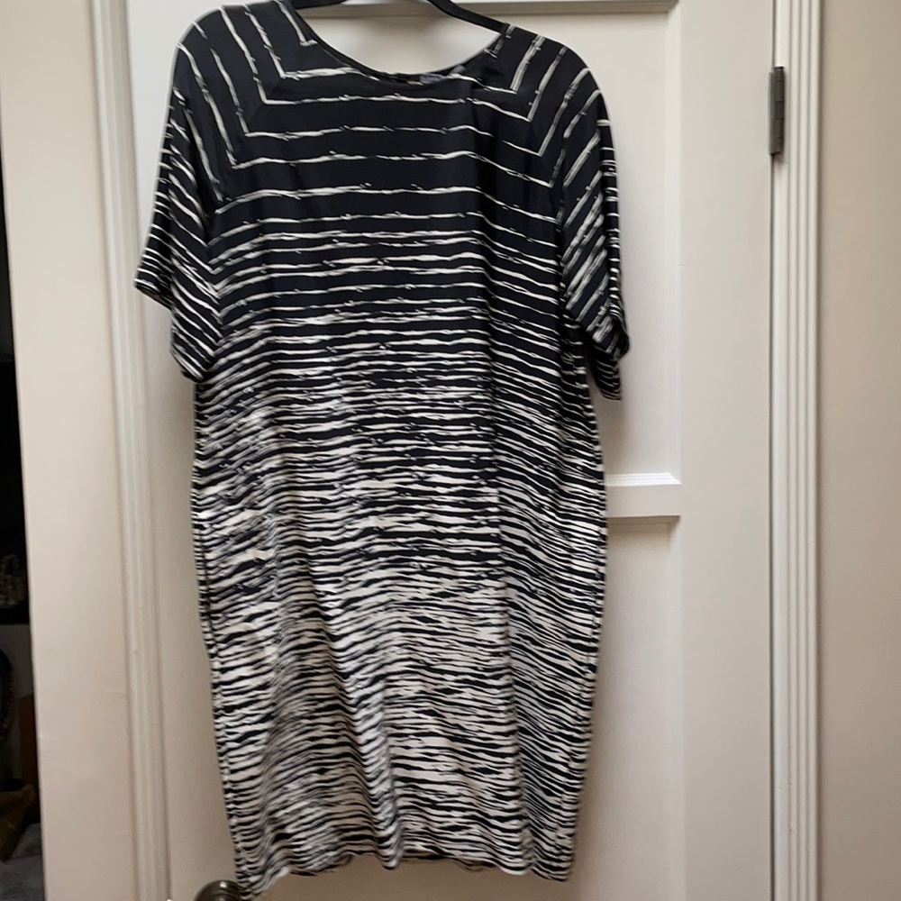 NWT Silk VINCE sheath short sleeve dress Sz L Saks Fifth Avenue